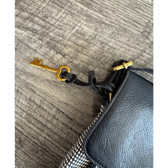 Fossil Kinley Crossbody Black White Houndstooth Checkered Front Flap 9” Small - Picture 3 of 16